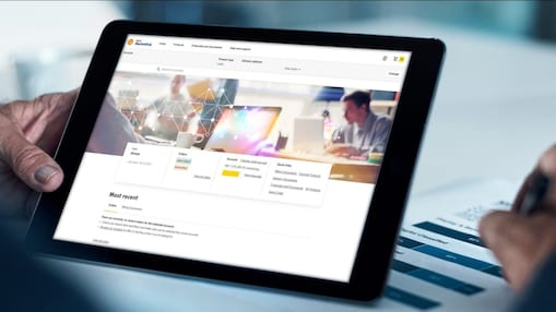Person using the MarketHub on a tablet