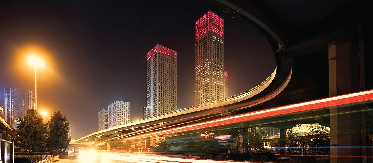 Light moving on road